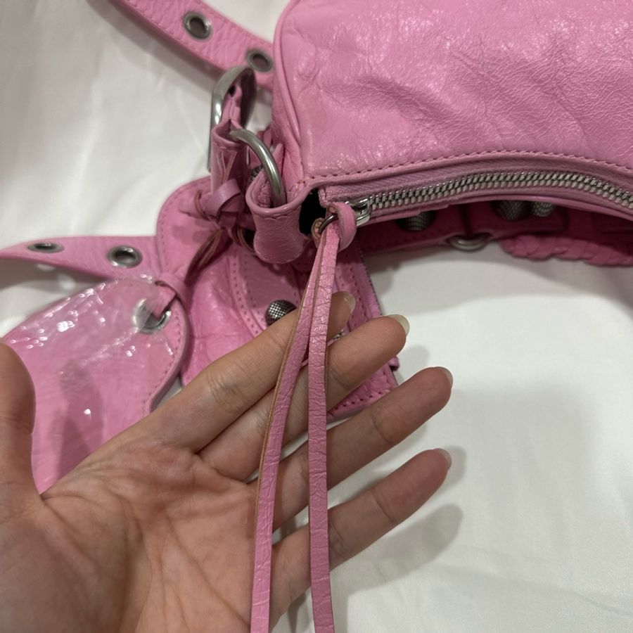 Balenciaga LeCagole月牙包XS 粉色🌸-13