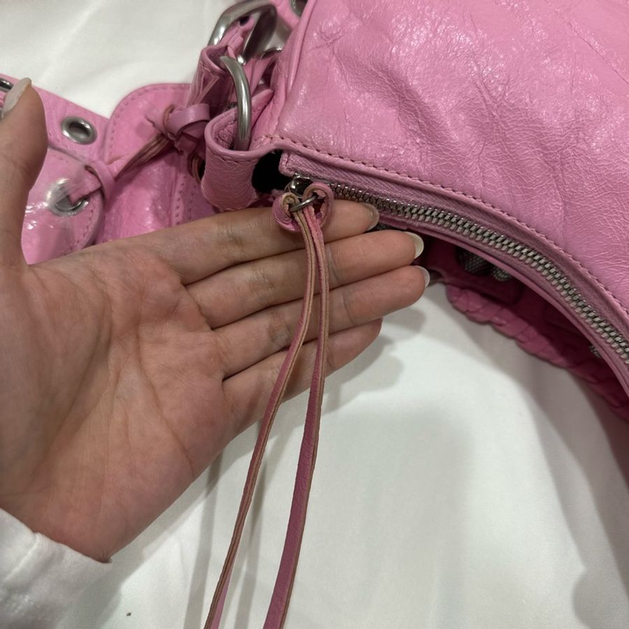 Balenciaga LeCagole月牙包XS 粉色🌸-14