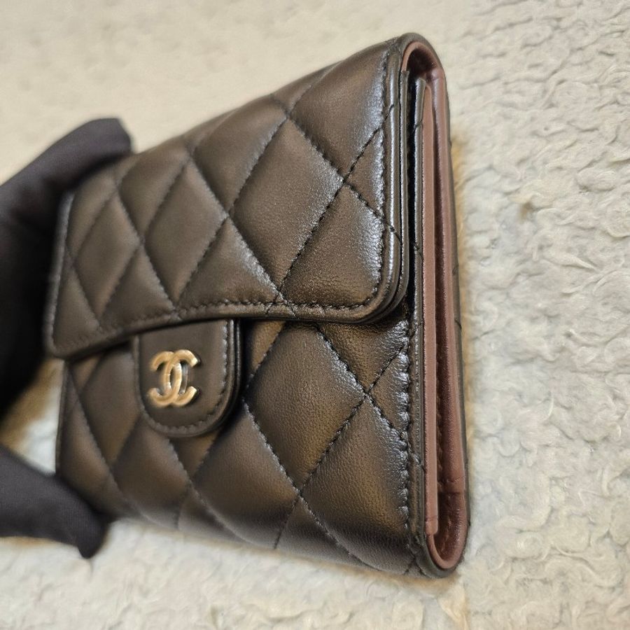 🎊斷捨離出清🎊Chanel 香奈兒 黑銀羊皮三折錢包 短夾-4