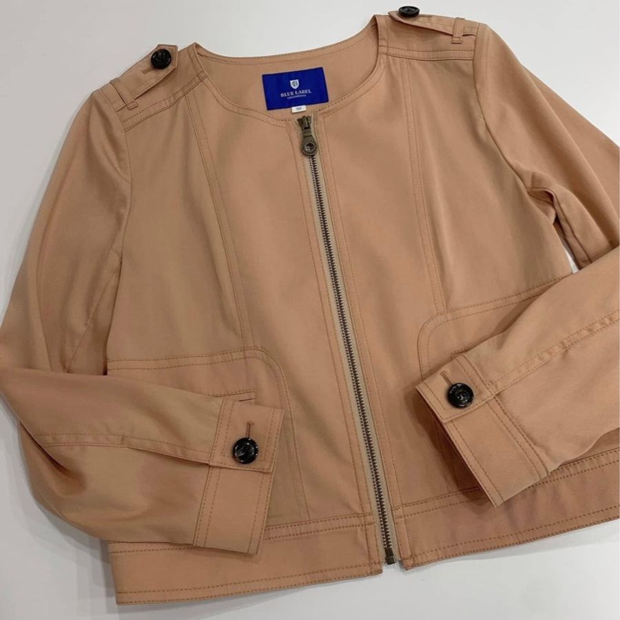 藍標新品牌BLUE LABEL CRESTBRIDGE 粉橘肩扣拉鍊外套-5