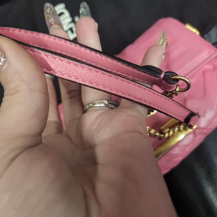 FENDI 新款迷你Baguette納帕軟皮包款-22