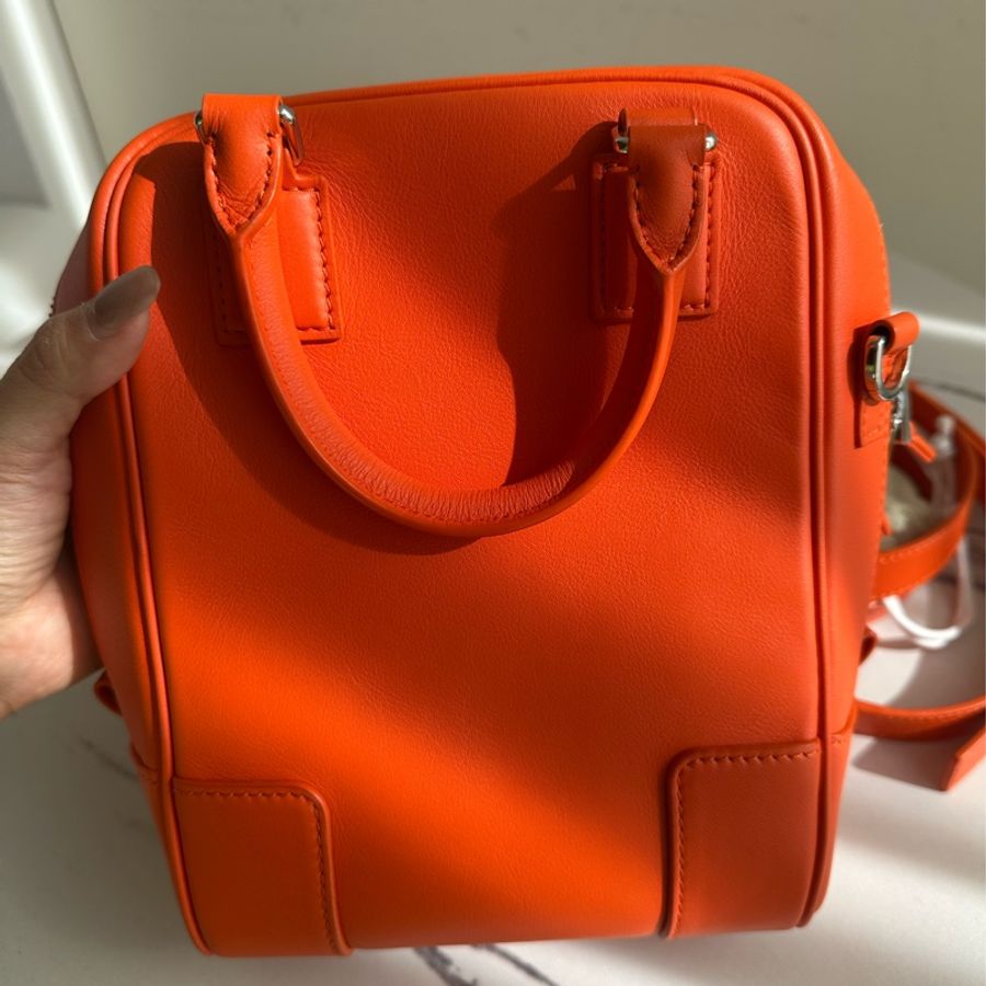 Loewe 質感真的很好 亮橘超好看 兩用包-2