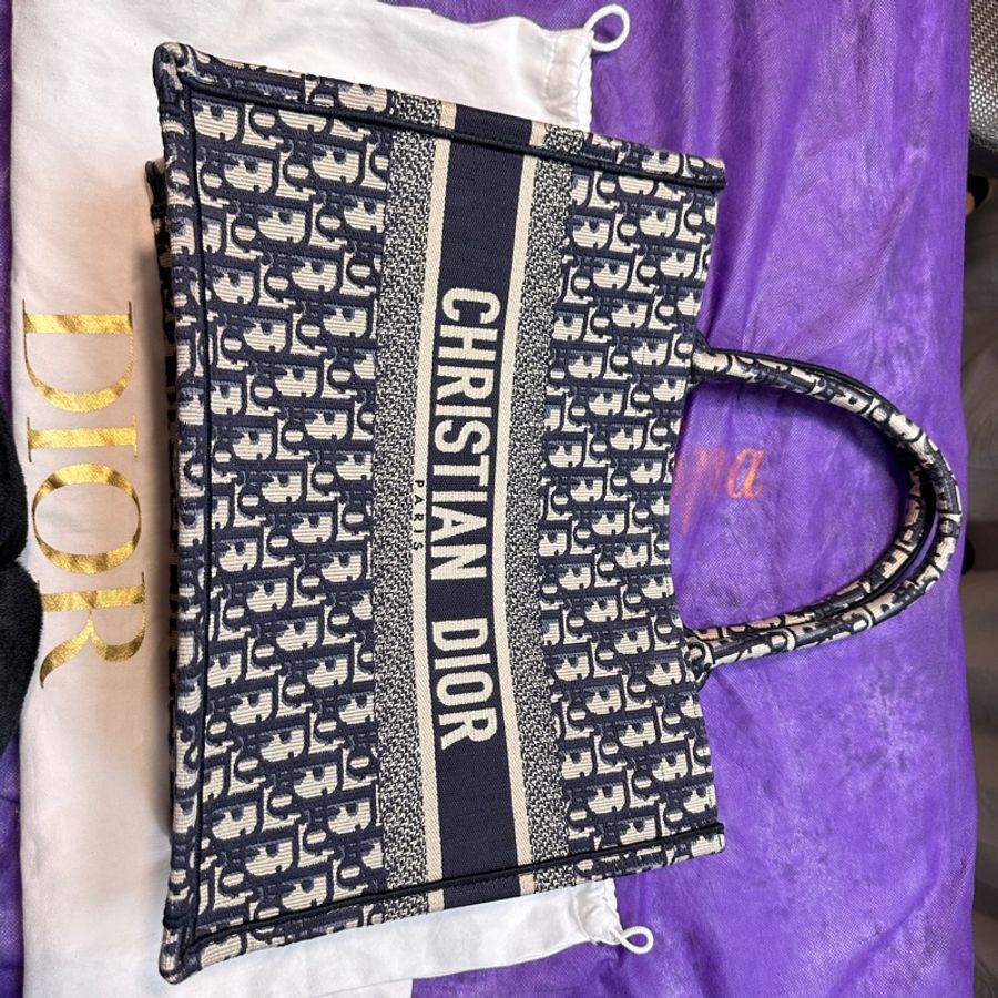 Christian Dior #DIOR老花緹花布 中號BOOK TOTE-1