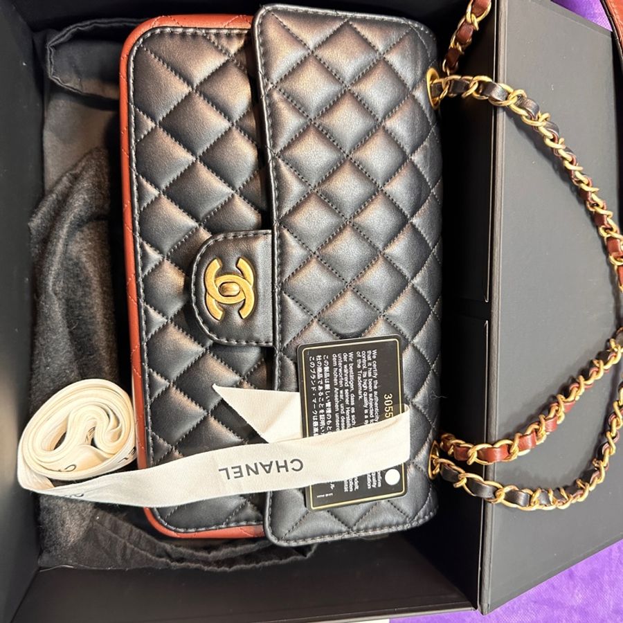 Chanel 黑拚勃根地紅牛皮菱格紋霧金釦皮穿鍊間斜背包AS2229-21