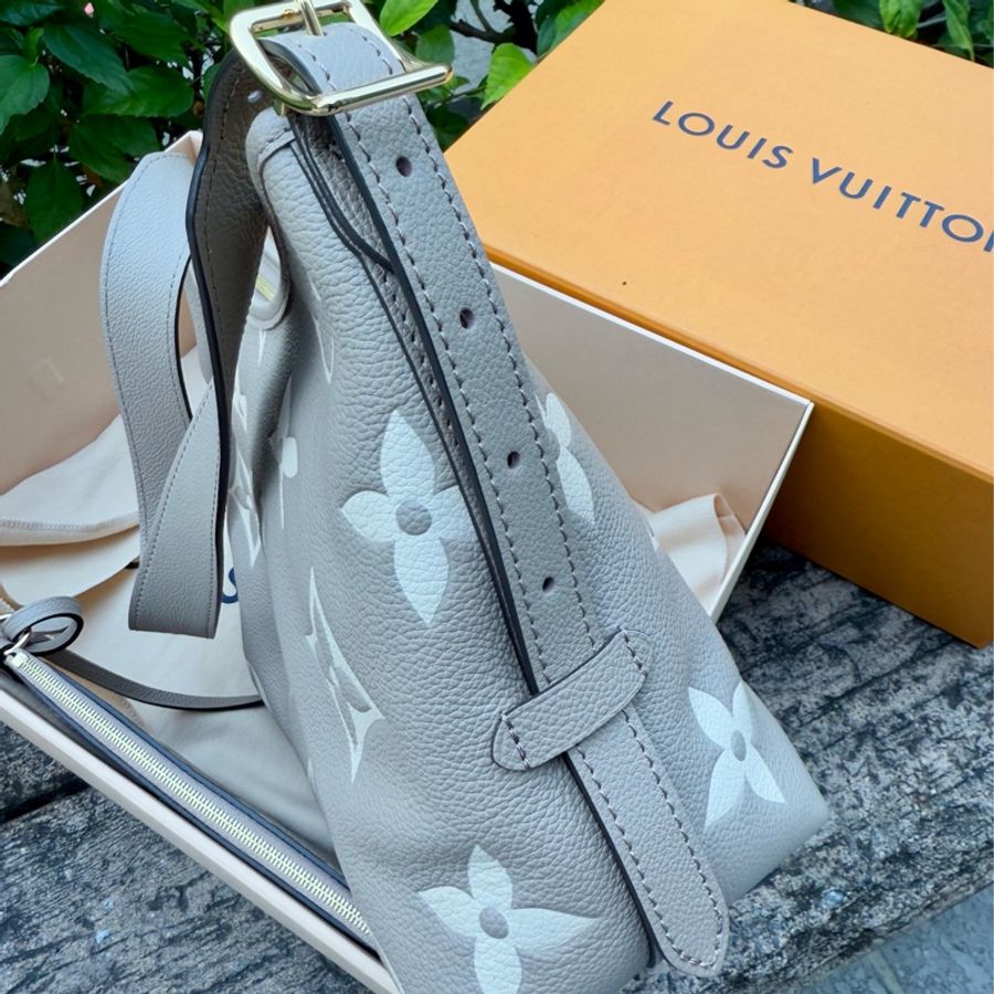 閒置新品Louis Vuitton全皮斑鳩灰奶茶色CarryAll PM斜背包M47180-4