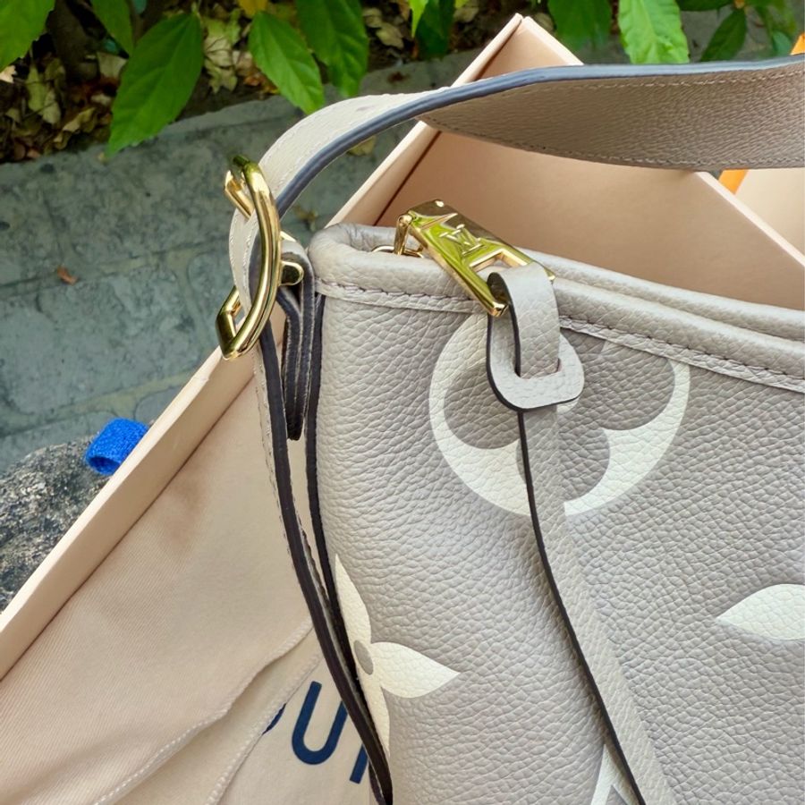 閒置新品Louis Vuitton全皮斑鳩灰奶茶色CarryAll PM斜背包M47180-12