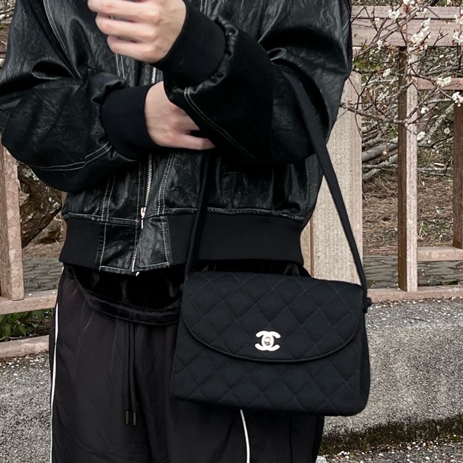 (巨好看😍)Chanel 香奈兒 黑銀CF25 菱格紋 單肩包 肩背包-1