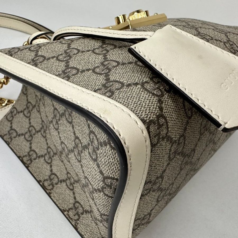 GUCCI Padlock GG白花小型肩揹包-11