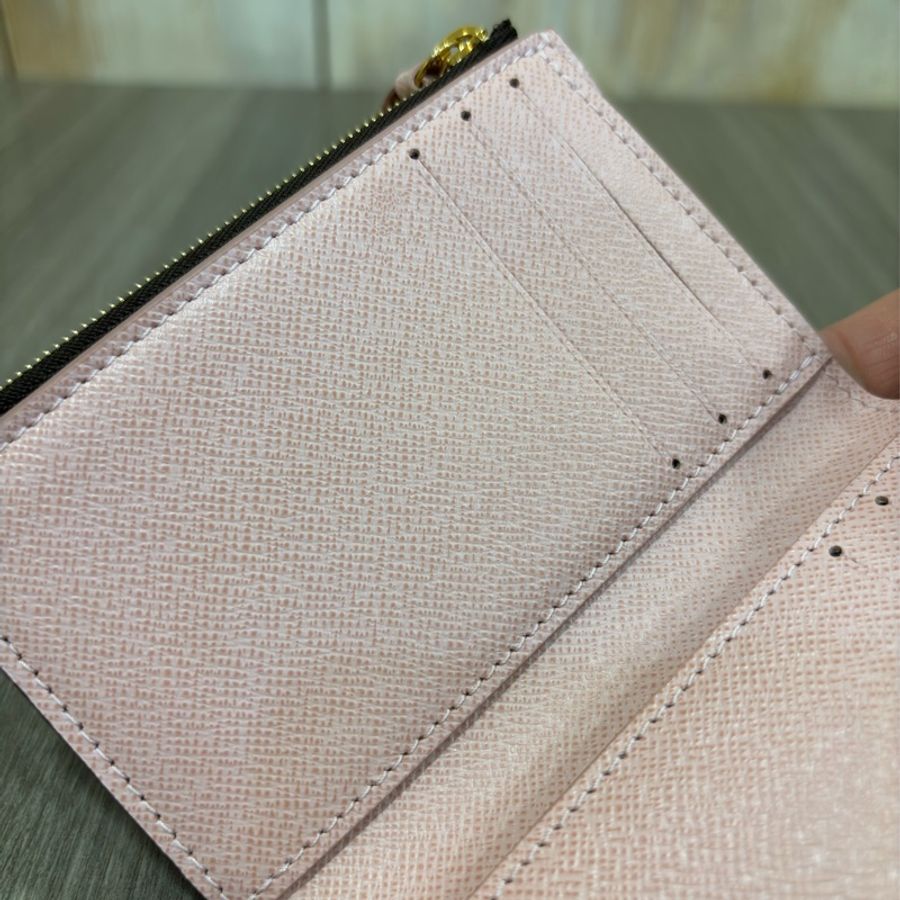 LV M62360 Victorine 原花 老花 字紋 粉色 內裡 零錢包 中夾 短夾-15