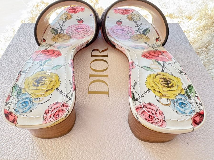 ［6.7折］全新 DIOR 浪漫氛圍的Florilegio印花高跟涼鞋 美到不可思議！-5