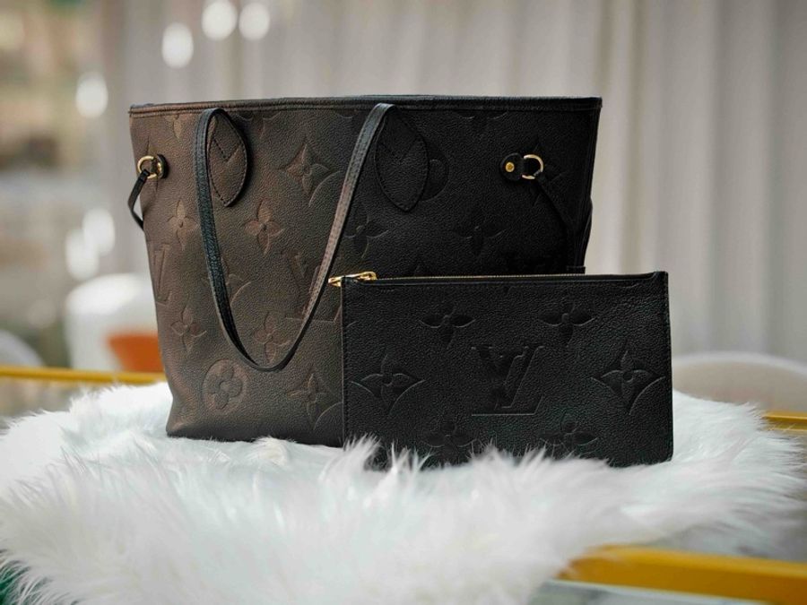 LV 路易威登 Neverfull 黑色中號 壓紋粒面牛皮字母袋 芯片款-0