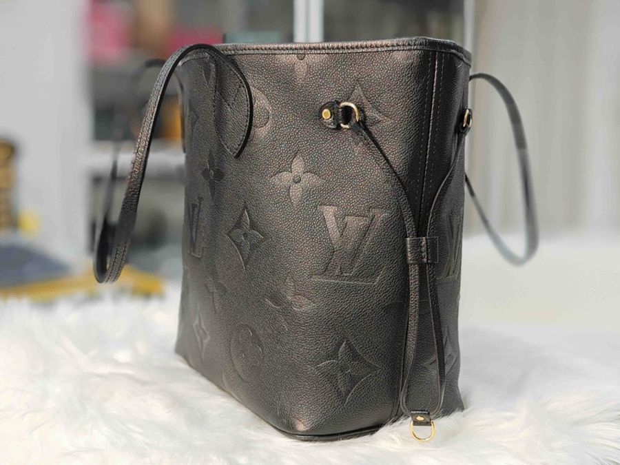 LV 路易威登 Neverfull 黑色中號 壓紋粒面牛皮字母袋 芯片款-2
