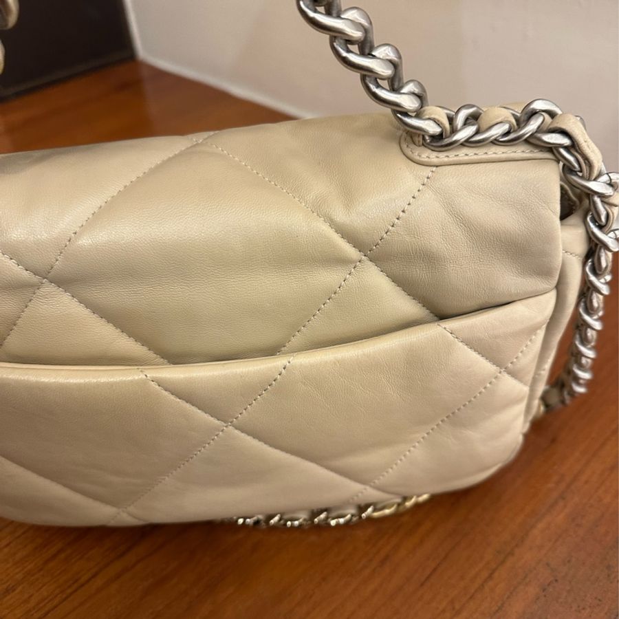 CHANEL 奶茶色19 黃金尺寸26公分-4