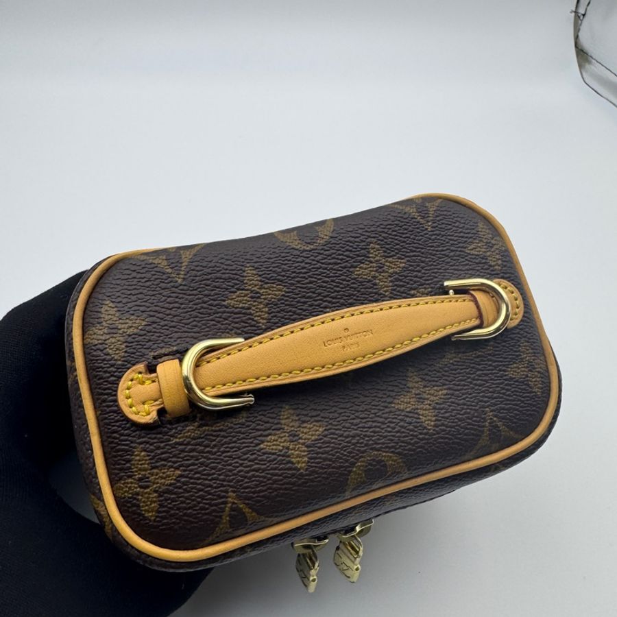 LV-經典原花M44495手提Mini化妝包-1