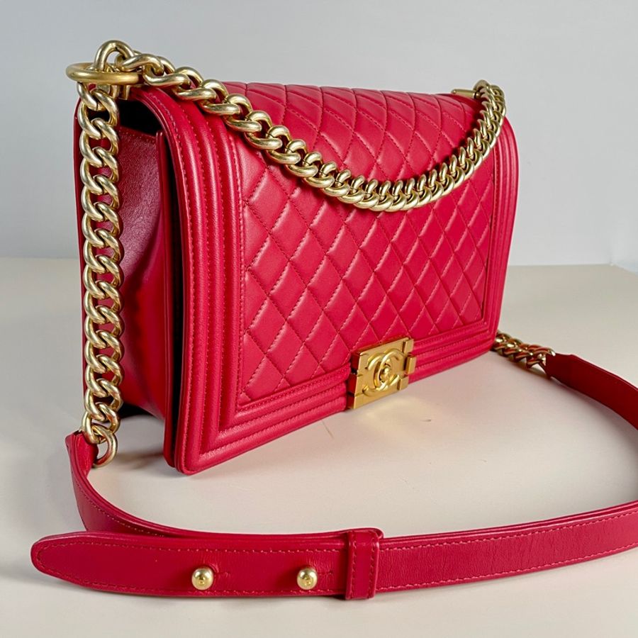 CHANEL BOY 28cm 絕版 紅色 菱格 小羊皮 霧金鍊 下蓋包 A92193-3