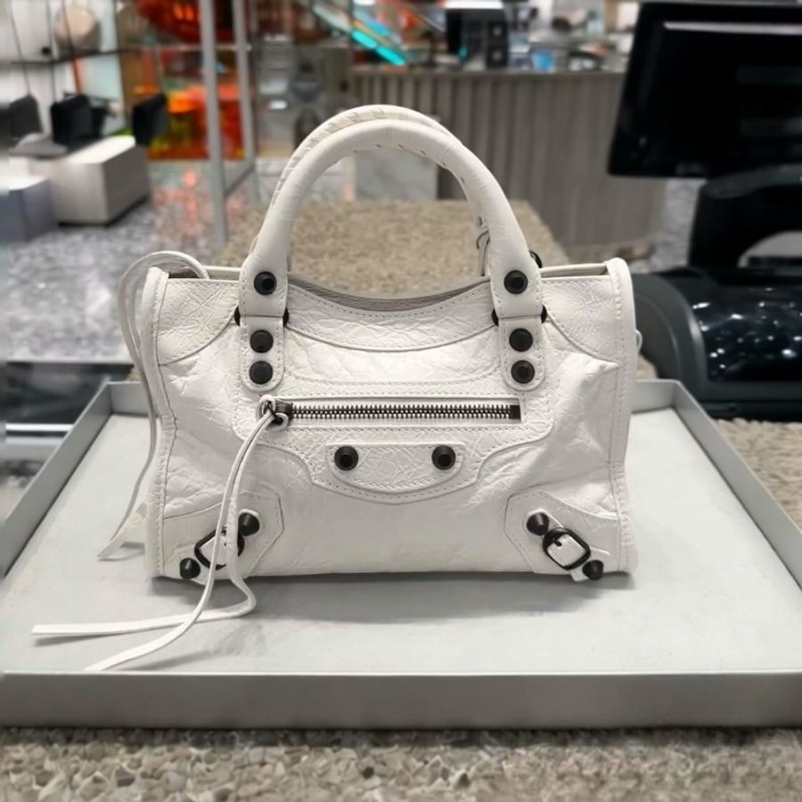 ✨2026季度全新✨Balenciaga Le City Mini 小羊皮迷你機車包 純白色-1
