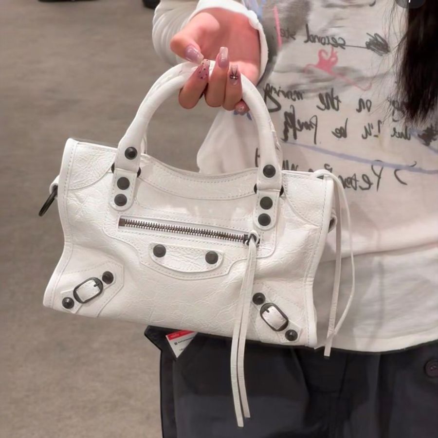 ✨2026季度全新✨Balenciaga Le City Mini 小羊皮迷你機車包 純白色-4