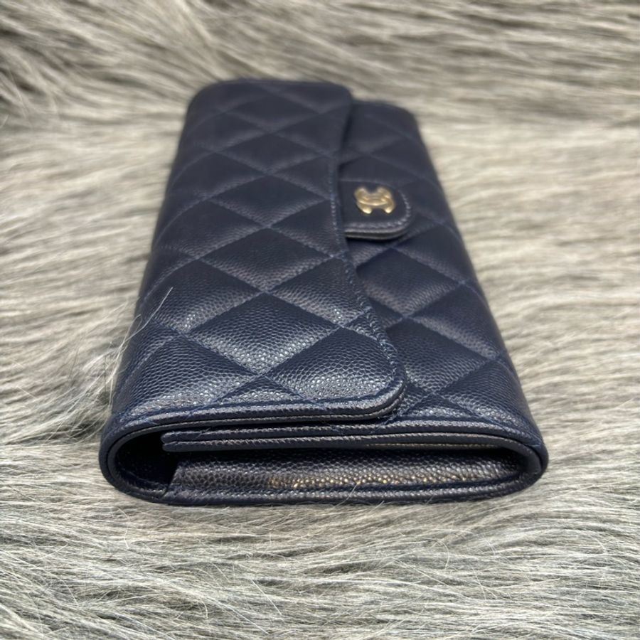 CHANEL AP0241 COCO 深藍紫色荔枝皮 淡金釦 釦式 信封式 拉鍊 信用卡零錢發財長夾-1