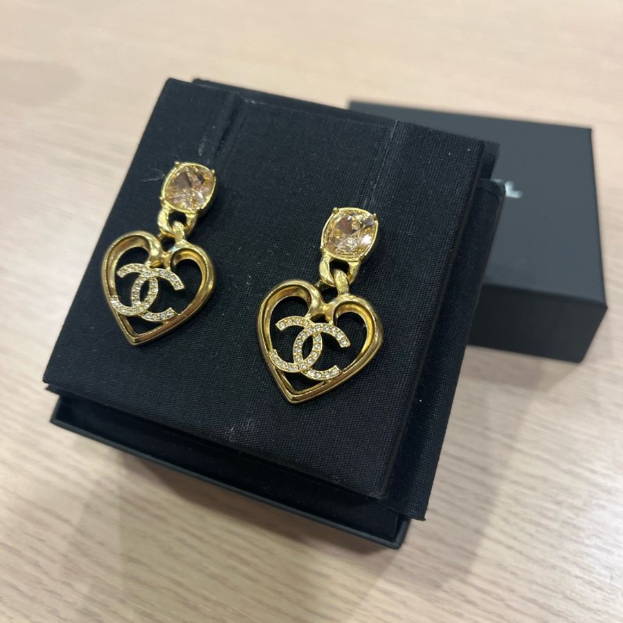 CHANEL 愛心耳環-2