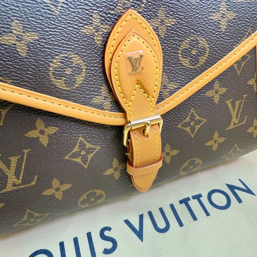 LV M44919 Ivy 復刻公文手提斜背包-7