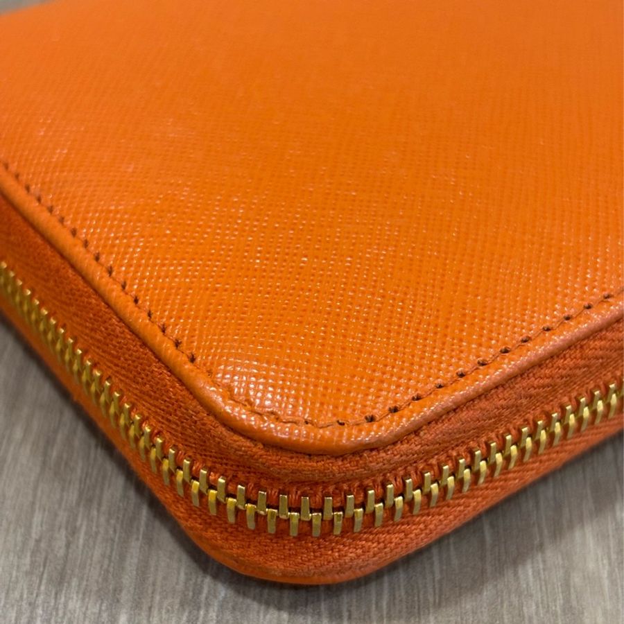 PRADA 1M0506 橘 防刮 牛皮 拉鍊 零錢 票夾 信用卡 長夾 皮夾 發財 夾-9