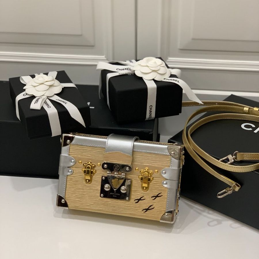 LV 路易威登 EPC PETITE MALLE 金銀色 水波紋 盒子包 肩背包 斜背包 手拿包 晚宴包-3