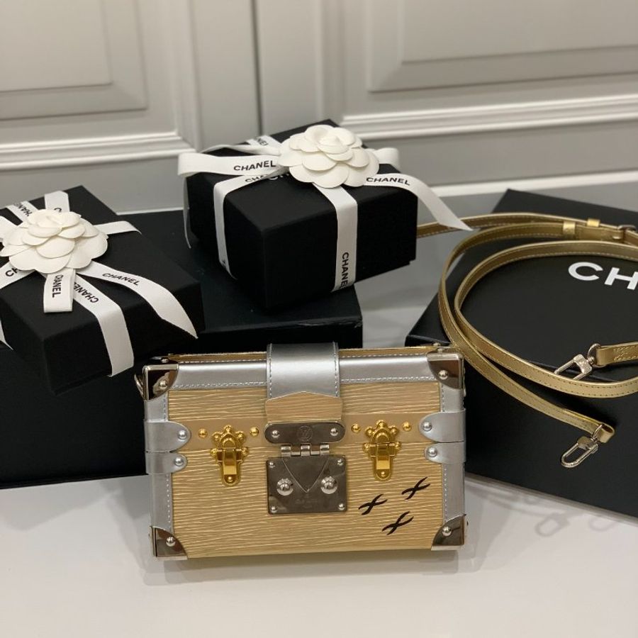 LV 路易威登 EPC PETITE MALLE 金銀色 水波紋 盒子包 肩背包 斜背包 手拿包 晚宴包-4