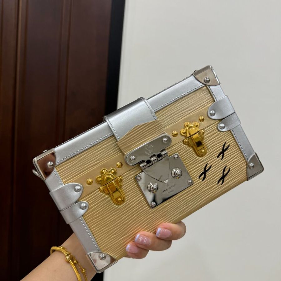 LV 路易威登 EPC PETITE MALLE 金銀色 水波紋 盒子包 肩背包 斜背包 手拿包 晚宴包-18