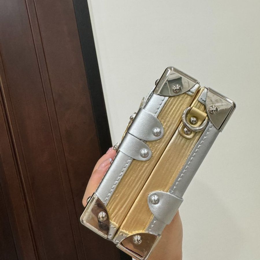LV 路易威登 EPC PETITE MALLE 金銀色 水波紋 盒子包 肩背包 斜背包 手拿包 晚宴包-22