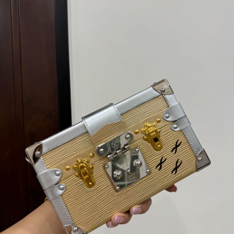 LV 路易威登 EPC PETITE MALLE 金銀色 水波紋 盒子包 肩背包 斜背包 手拿包 晚宴包-24