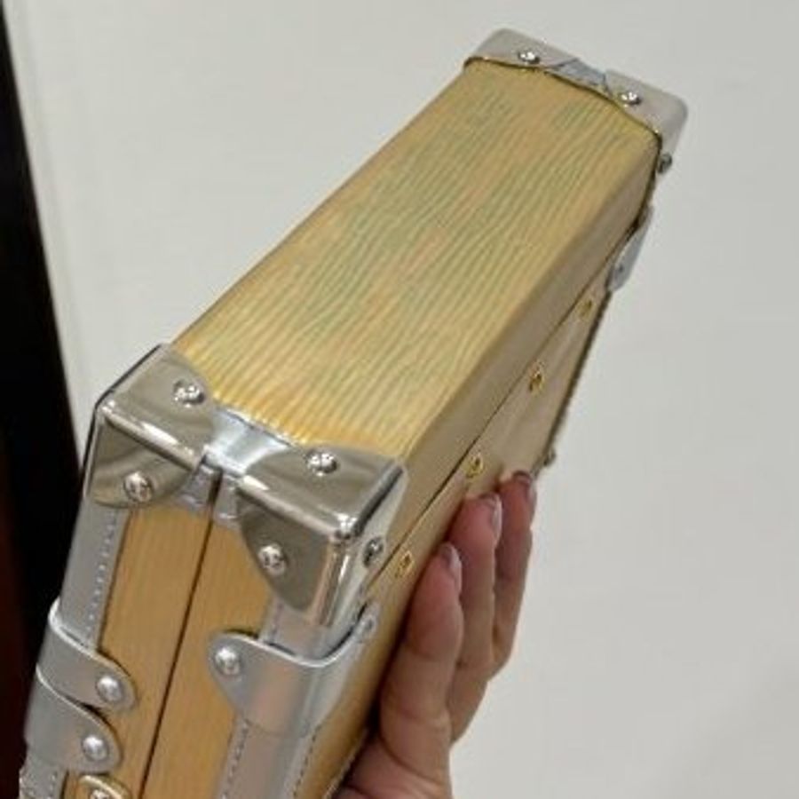 LV 路易威登 EPC PETITE MALLE 金銀色 水波紋 盒子包 肩背包 斜背包 手拿包 晚宴包-41