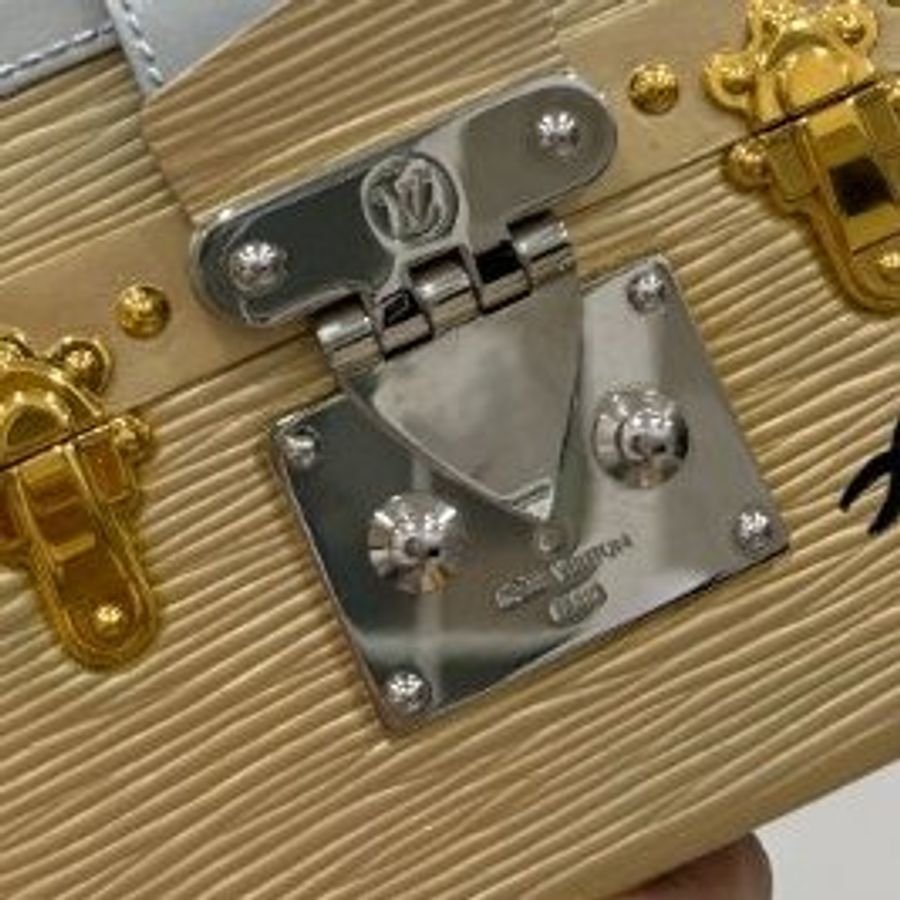 LV 路易威登 EPC PETITE MALLE 金銀色 水波紋 盒子包 肩背包 斜背包 手拿包 晚宴包-44