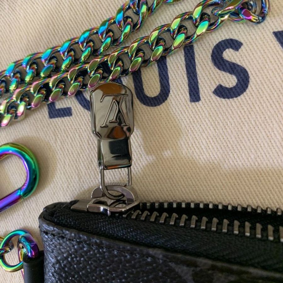 LV 路易威登 Fragment Design 黑老花 藤原浩 七彩鏈條 iPad 手拿包 皮包 腋下包 錢包 手提包-5