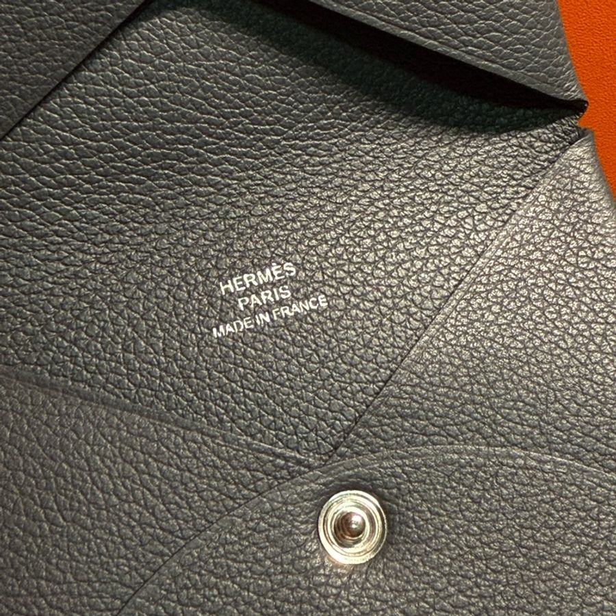 全新 2024年新色霧霾灰 Hermès Calvi 愛馬仕卡夾錢包-9
