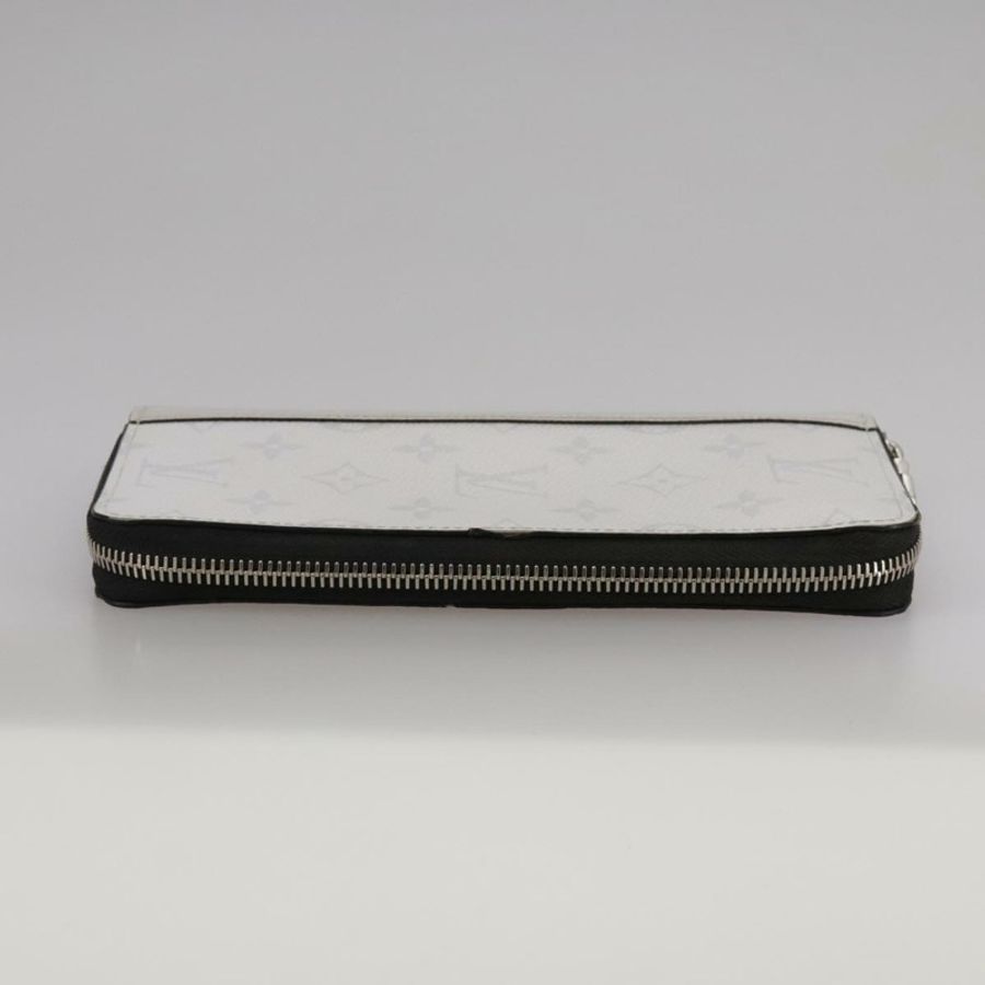 【日本直送】路易威登 Taigalama Zippy 垂直錢包 白色 M30446 LV Auth am7452-2