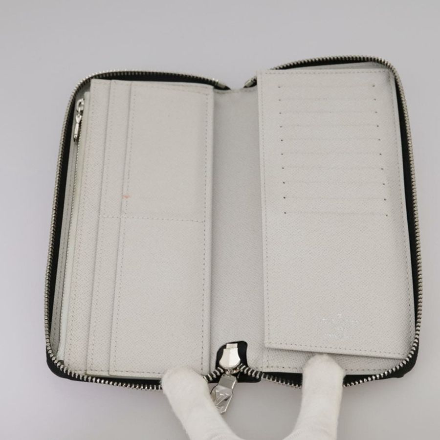 【日本直送】路易威登 Taigalama Zippy 垂直錢包 白色 M30446 LV Auth am7452-8