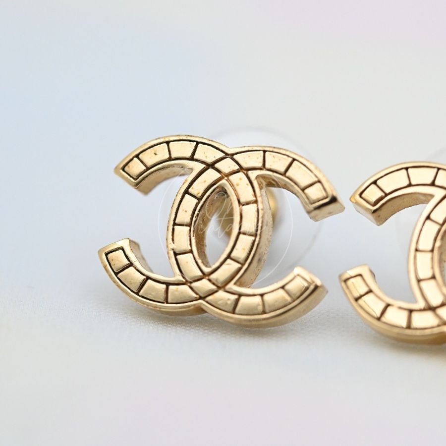 [Pre-owned] Chanel CC Clip-on 24K Gold Earrings-1