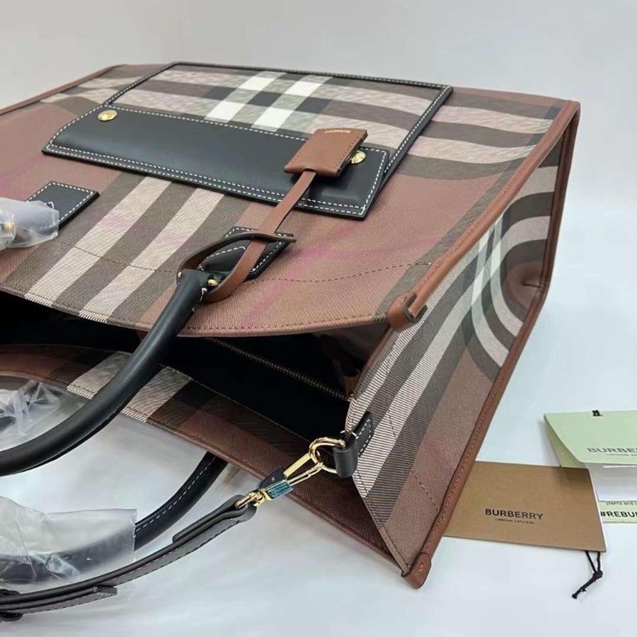 Burberry Freya handbag-2