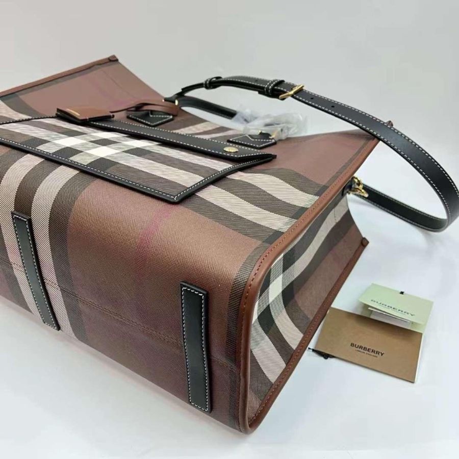 Burberry Freya handbag-3