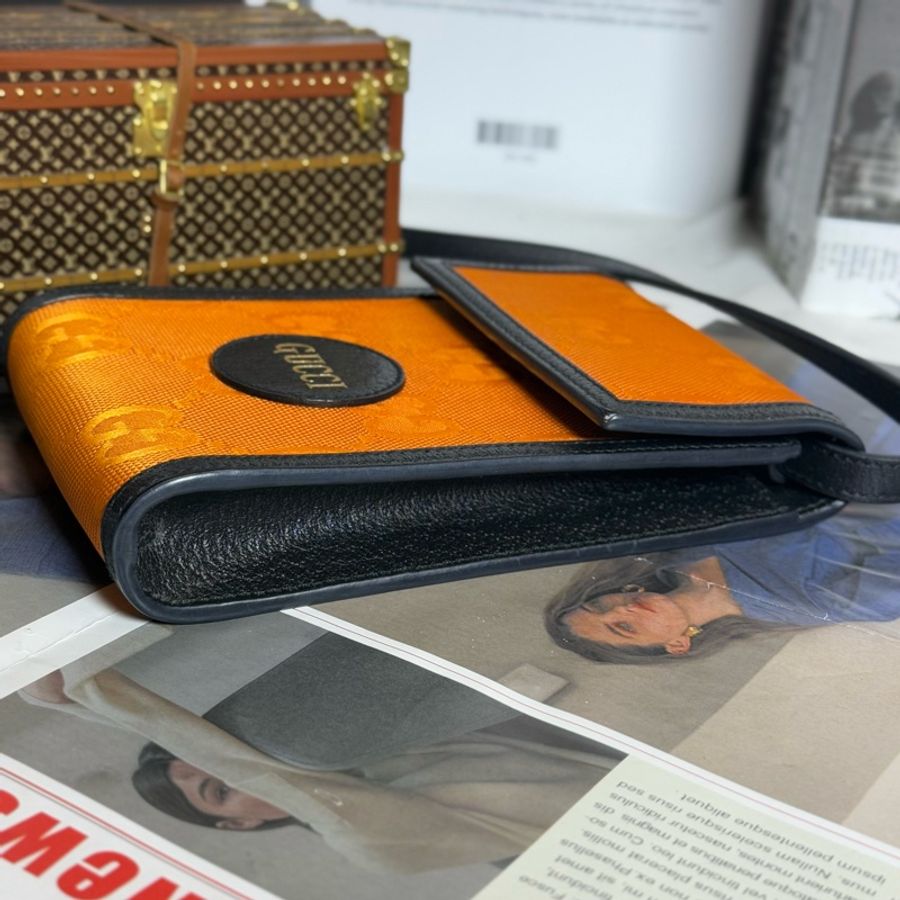 Gucci 新款 Off the grid 橘色手機包-4