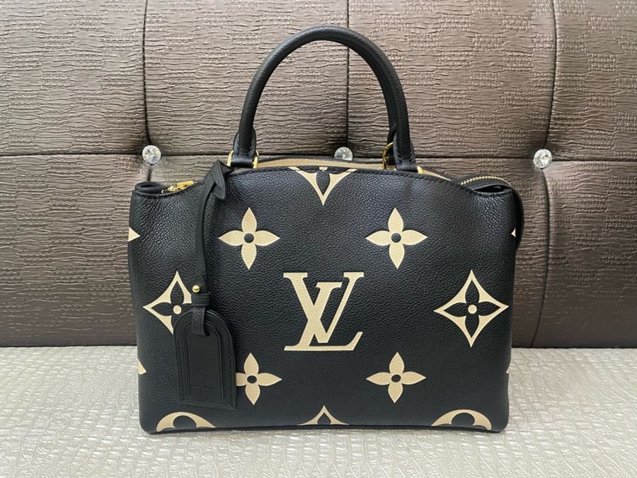 LV 黑拼奶油白牛皮金釦Petit Palais手提斜背包 M58913-0