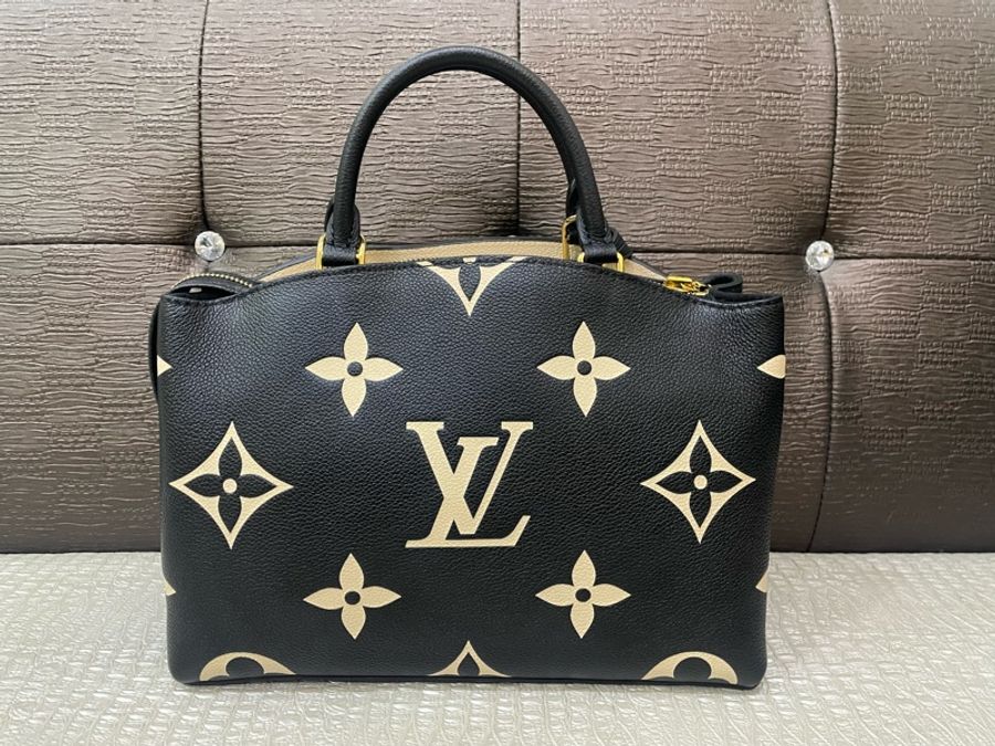 LV 黑拼奶油白牛皮金釦Petit Palais手提斜背包 M58913-1