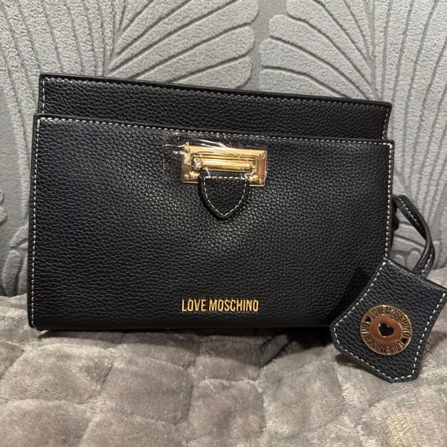 限時優惠活動全新未拆過附防塵袋LOVE MOSCHINO JC4115PP1ILJ0000 皮穿釦寬背帶側背包(黑)-3