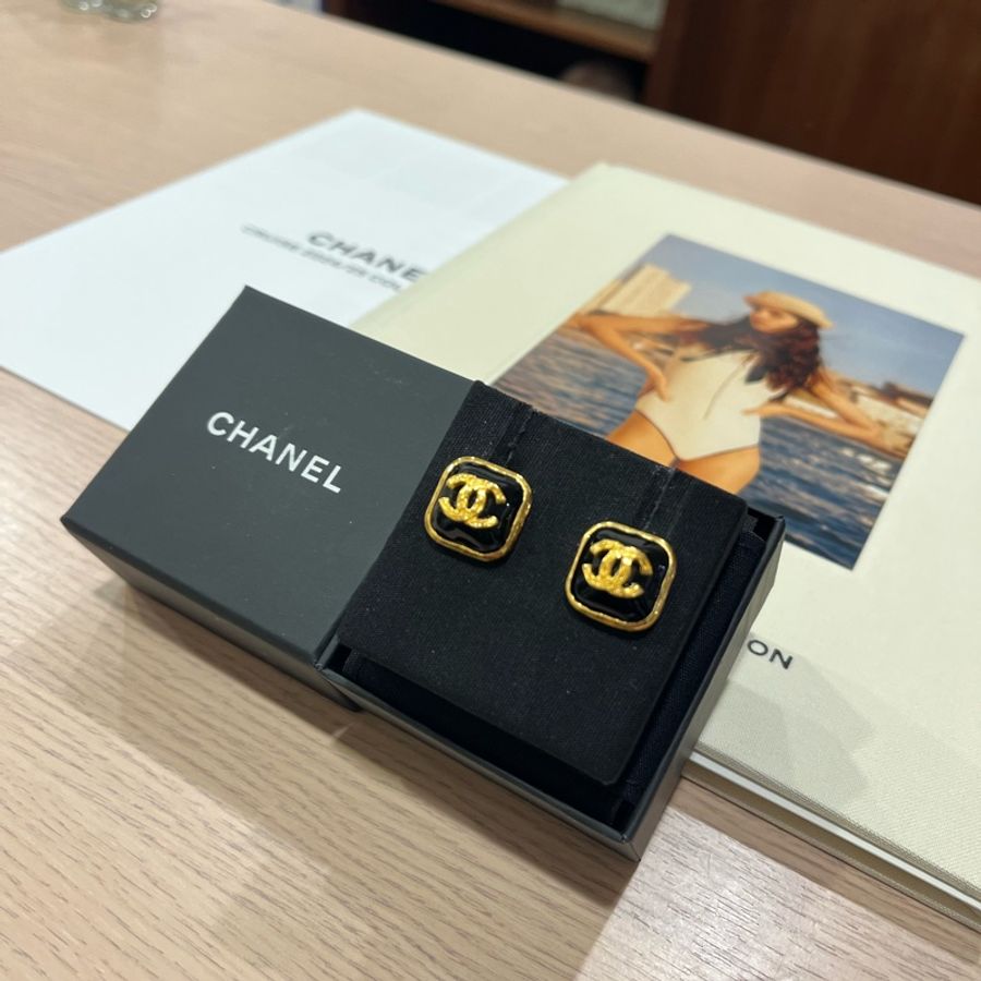 CHANEL 復古黑金方糖耳環-1
