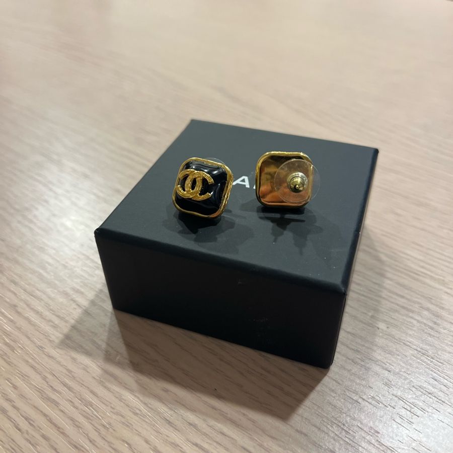 CHANEL 復古黑金方糖耳環-2