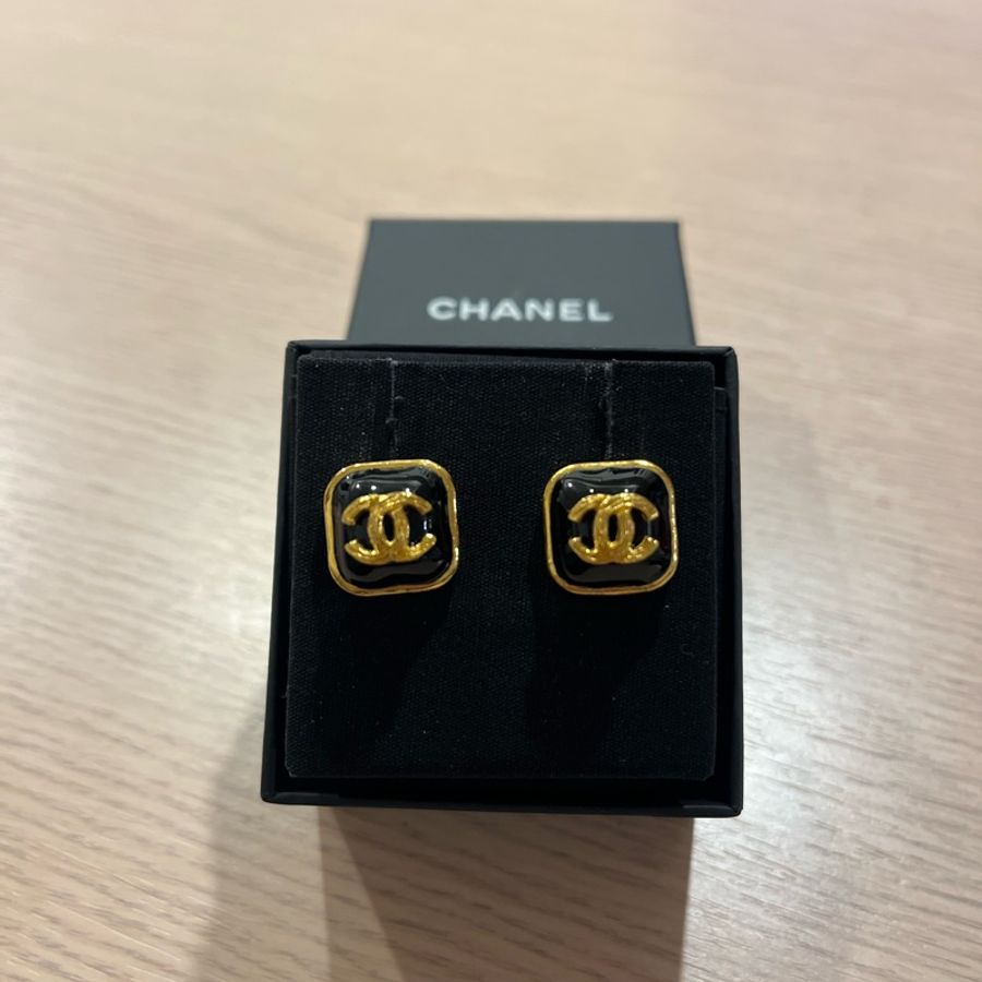 CHANEL 復古黑金方糖耳環-5