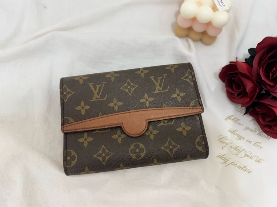 【赫蒂國際精品】 Louis Vuitton 路易威登 紅皮經典老花腰包 vintage-0