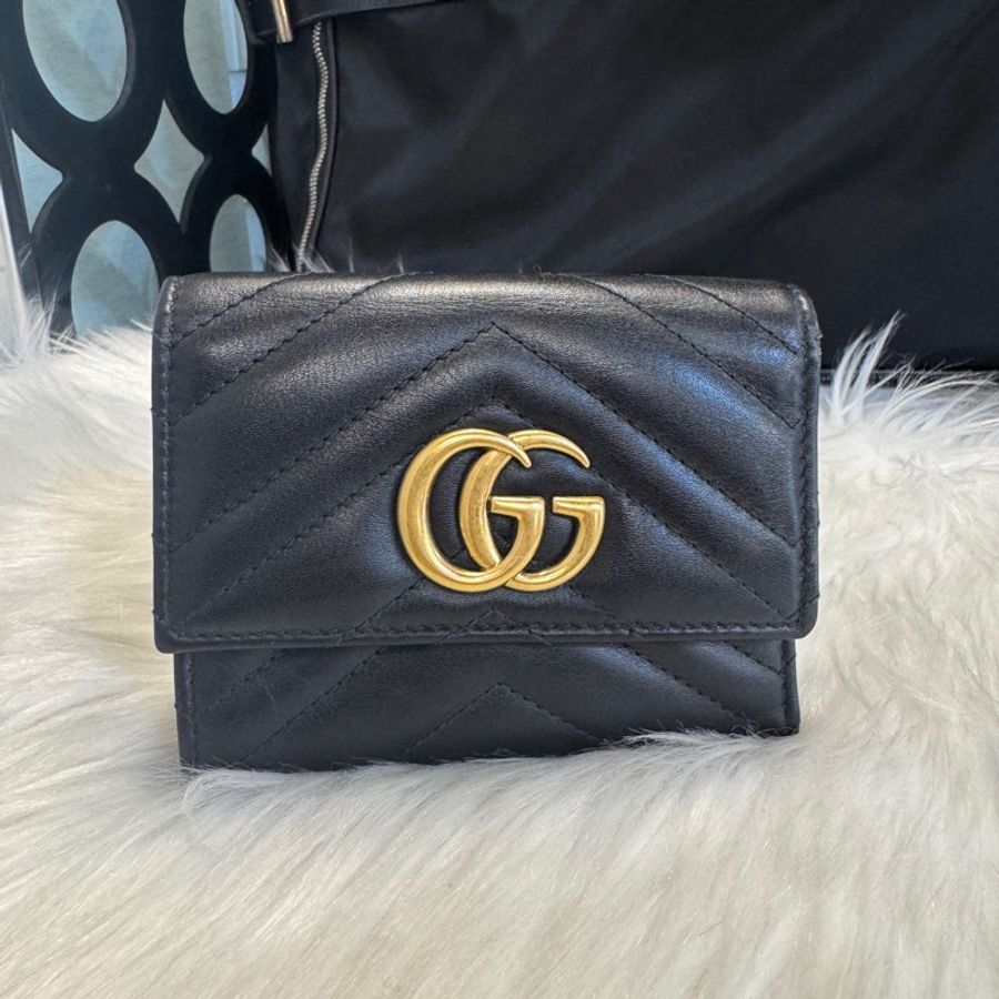 Gucci Marmont 黑牛皮三折短夾-0