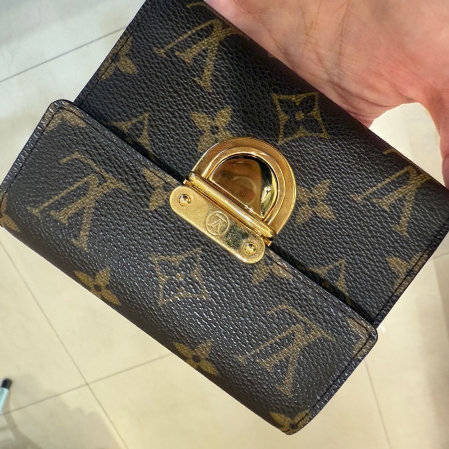 Lv 烏瑪舒曼短夾-10