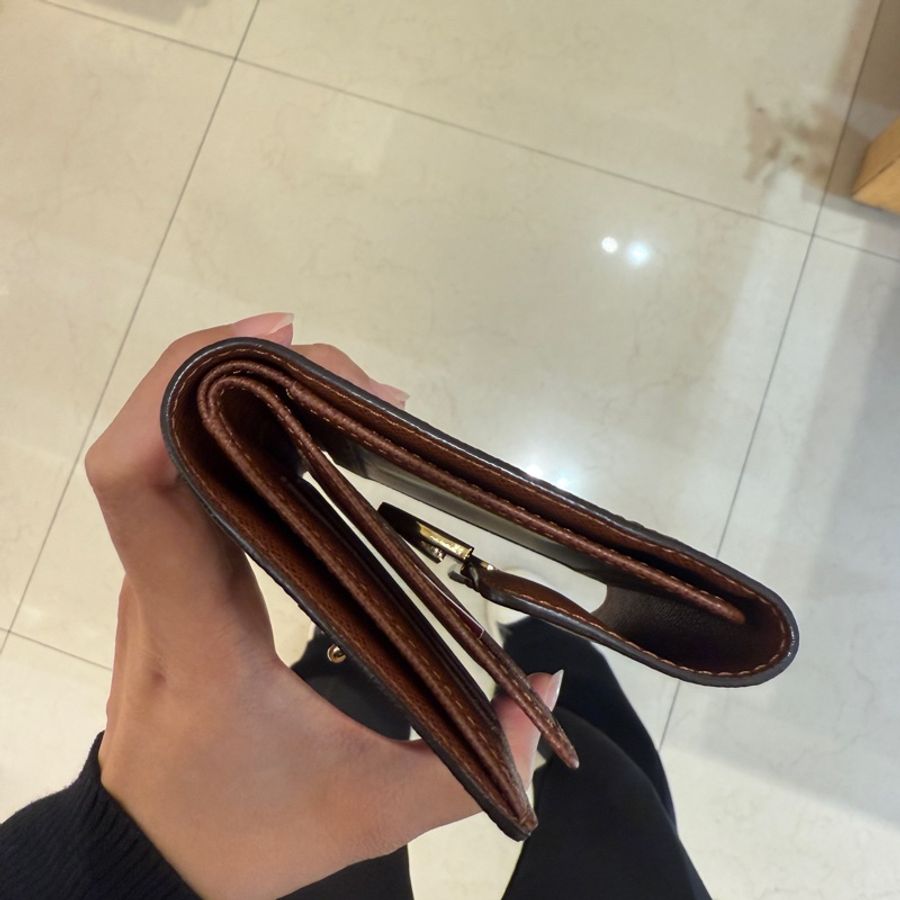 Lv 烏瑪舒曼短夾-12